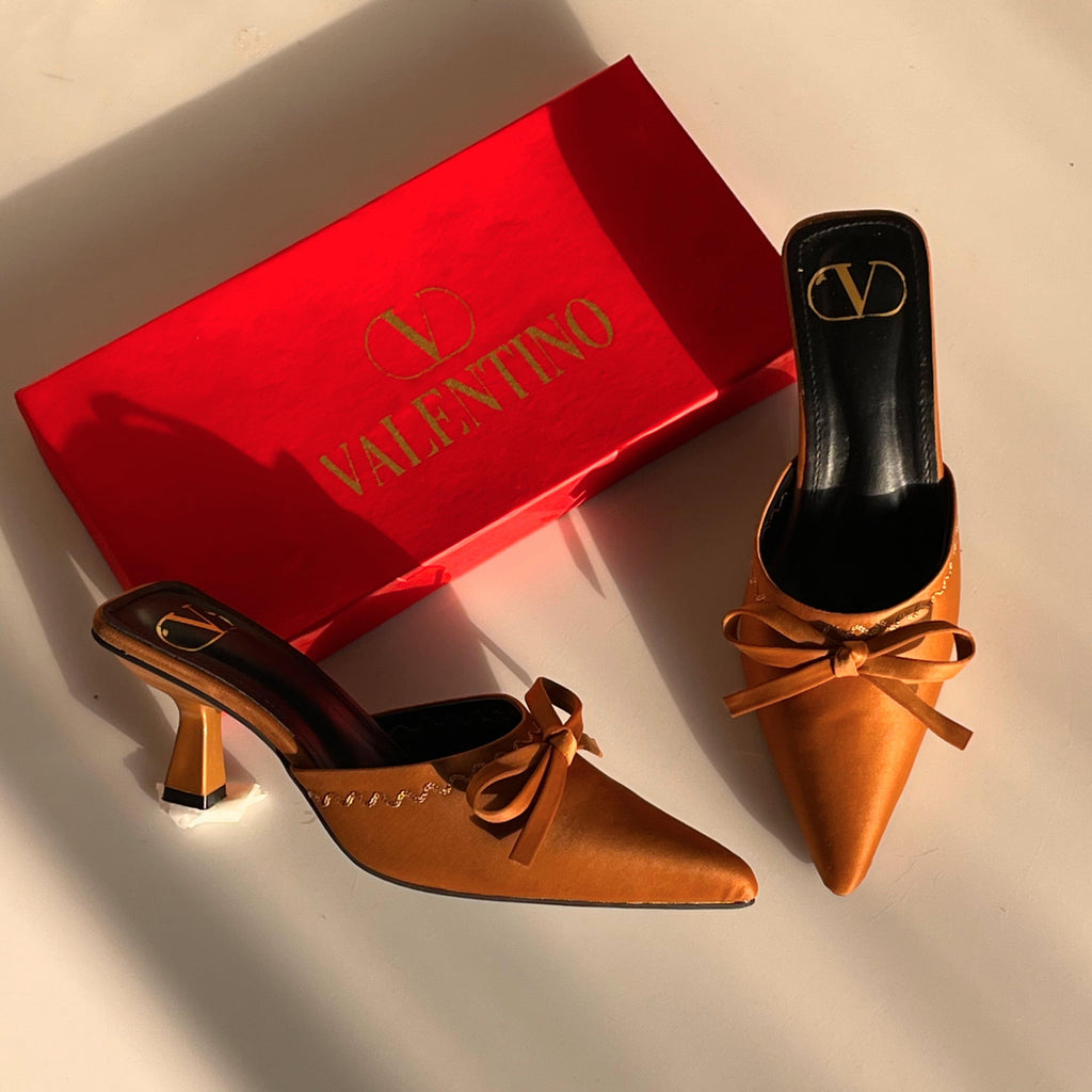 Tie Heel