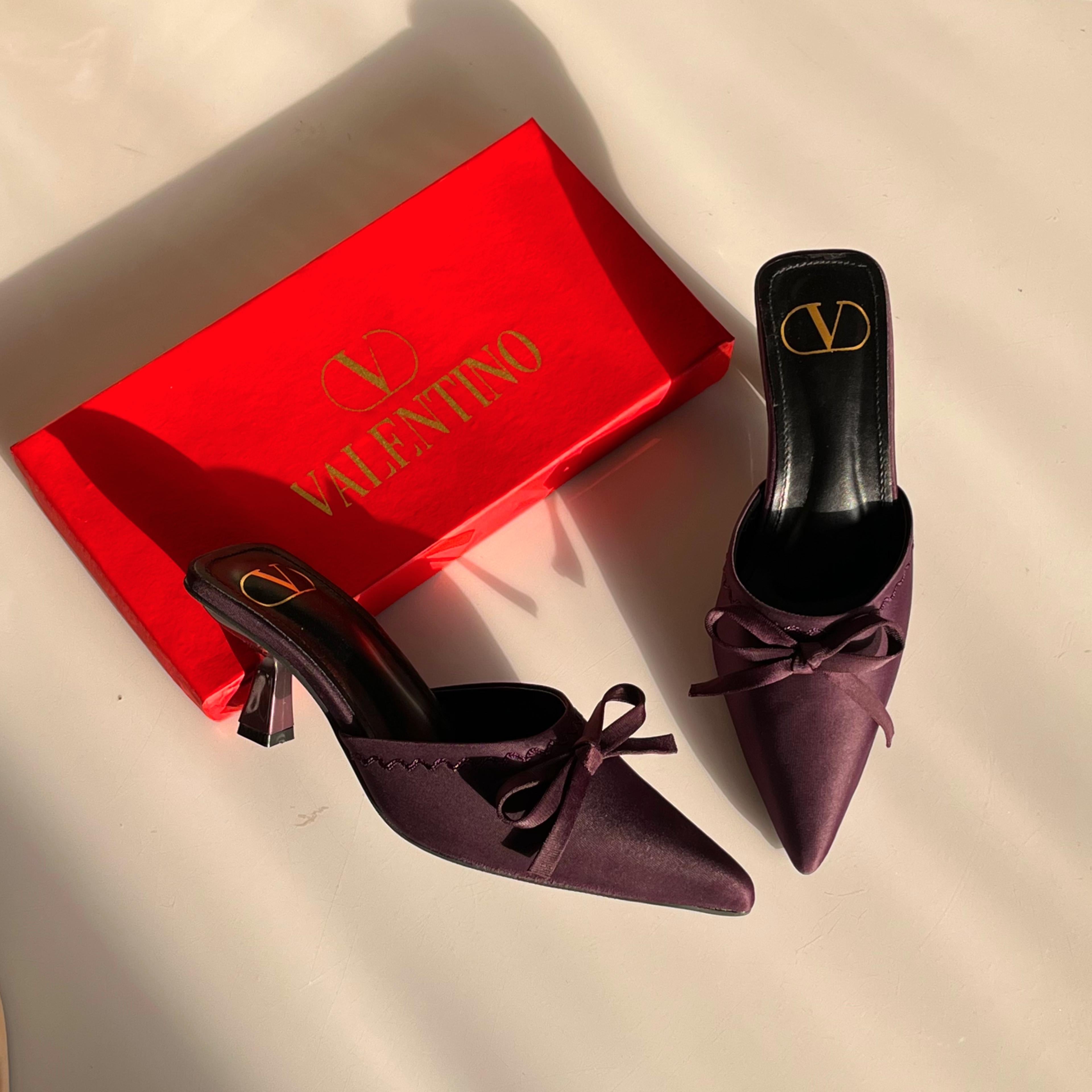 Tie Heel