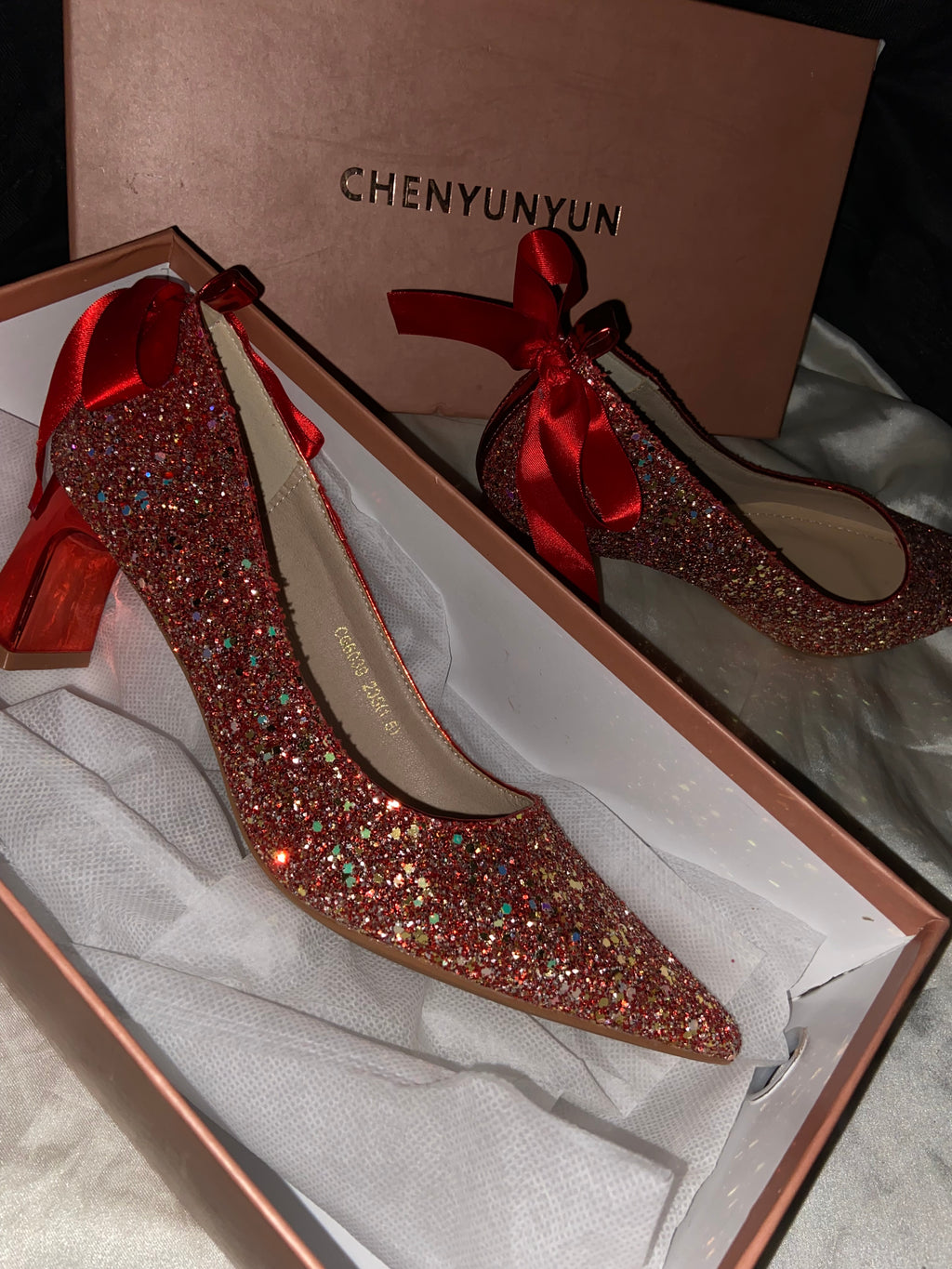 Sparkle court shoe
